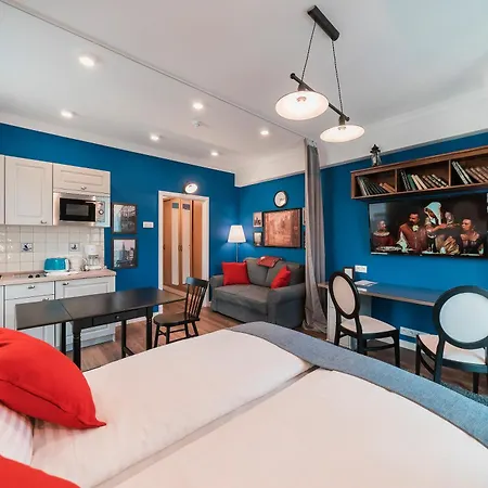 Revelton Aparthotel 4*