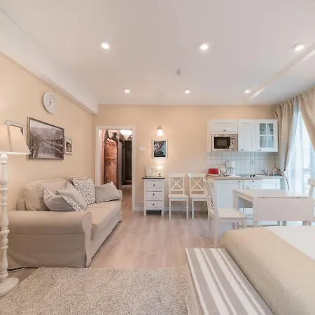 Revelton 4*