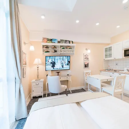 מלון דירות Revelton 4*