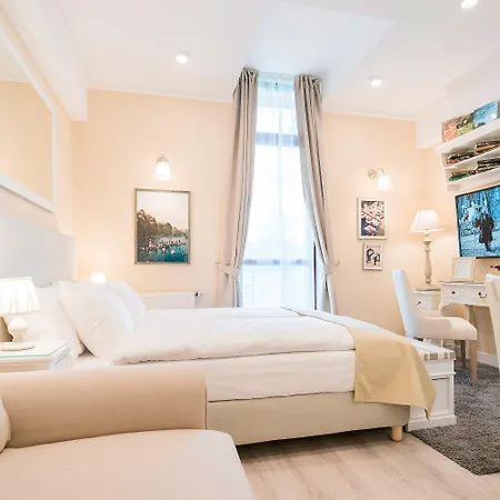 Revelton Aparthotel 4*