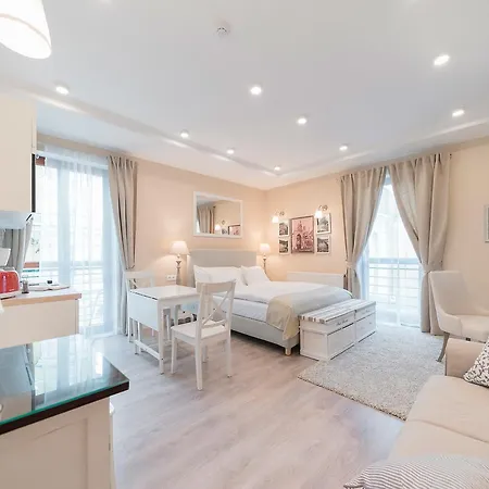 Revelton Aparthotel 4*